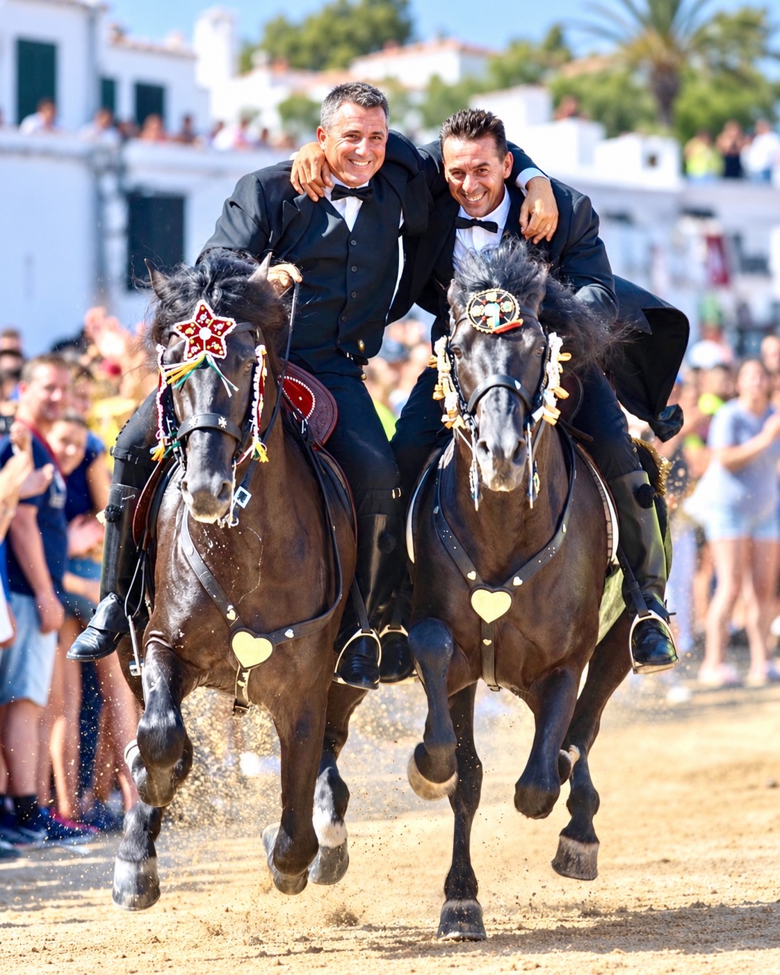 Reiter und Pferde beim Sant-Joan-Fest auf Menorca